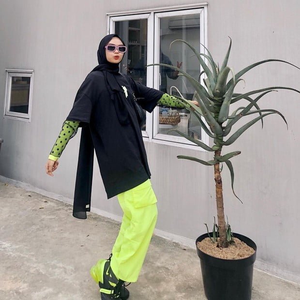 1a 5 Gaya Maksimal OOTD Influencer Hijab, Makin Pede dengan Tampil Boyish PROKALTIM