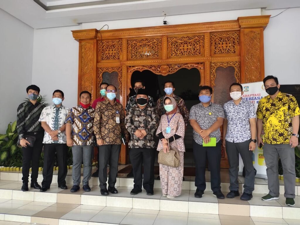 DPRD BERAU KUNKER KE BALIPAPAN BELAJAR PERDA PERSUDA 1 DPRD KABUPATEN TANAH LAUT KUNKER KE BALIKPAPAN, BAHAS PENINGKATAN RATA RATA LAMA SEKOLAH PROKALTIM