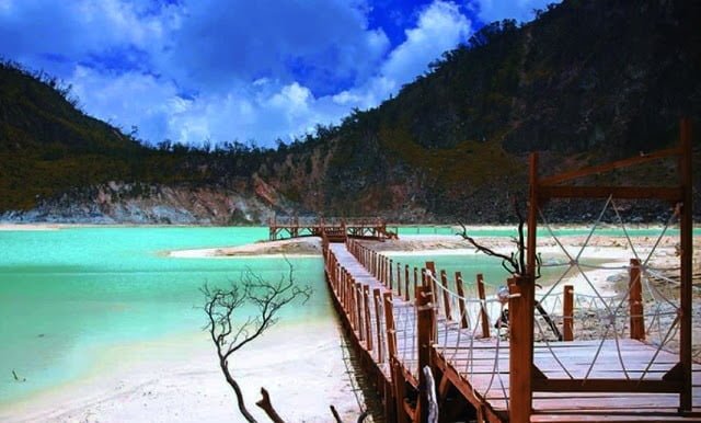 KAWAH PUTIH wisata di jawa barat 5 Destinasi Wisata yang Diburu Netizen Lewat Google untuk Liburan Akhir Tahun PROKALTIM