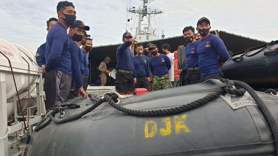 HARI KEDUA JATUHNYA SRIWIJAYA AIR, MARINIR SELAMI LAUT PULAU SERIBU