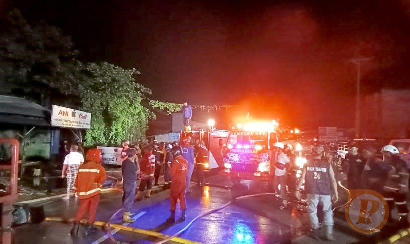 Asik Tidur Pulas Api Lahap 1 Rumah dan 2 Ruko