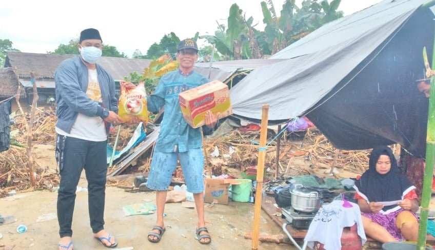 Inisiatif Relawan Pemuda Pancasila & Tim Prokaltim Bantu Warga Terdampak Banjir di Pelosok Kalsel PROKALTIM 2 WhatsApp Image 2021 01 24 at 09.48.03 Inisiatif Relawan Pemuda Pancasila & Tim Prokaltim Bantu Warga Terdampak Banjir di Pelosok Kalsel PROKALTIM