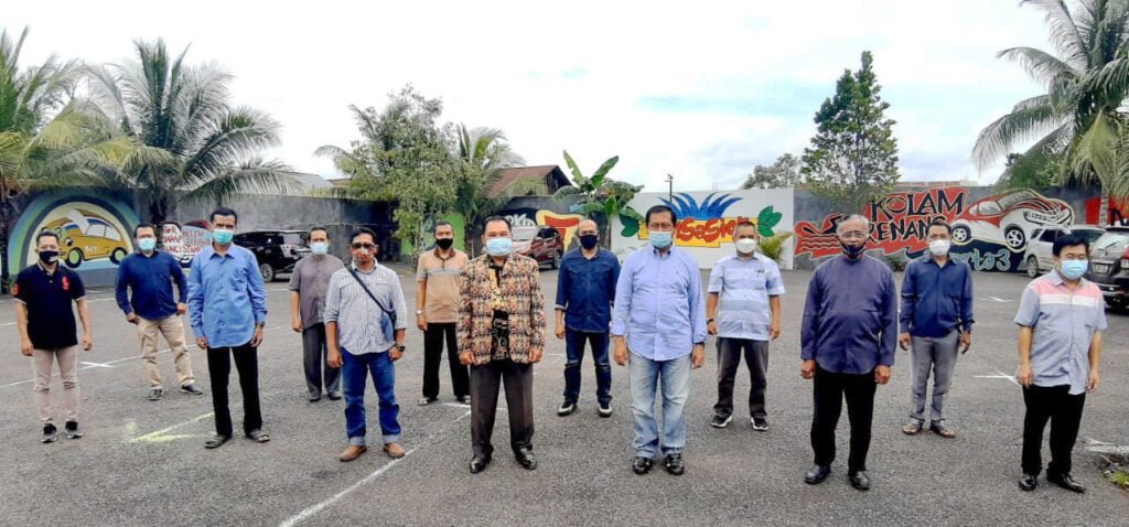 foto rapat pleno Zairin Zain Hadiri Rapat Persiapan Operasi Gratis Bibir Sumbing dan Sunatan Massal LKPN Kaltim PROKALTIM