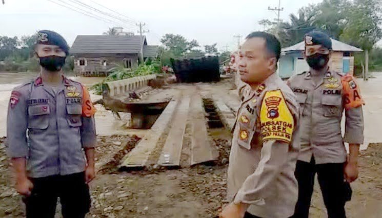 Jalur Darat Lumpuh Total! Jembatan Astambul dan Mataraman Putus