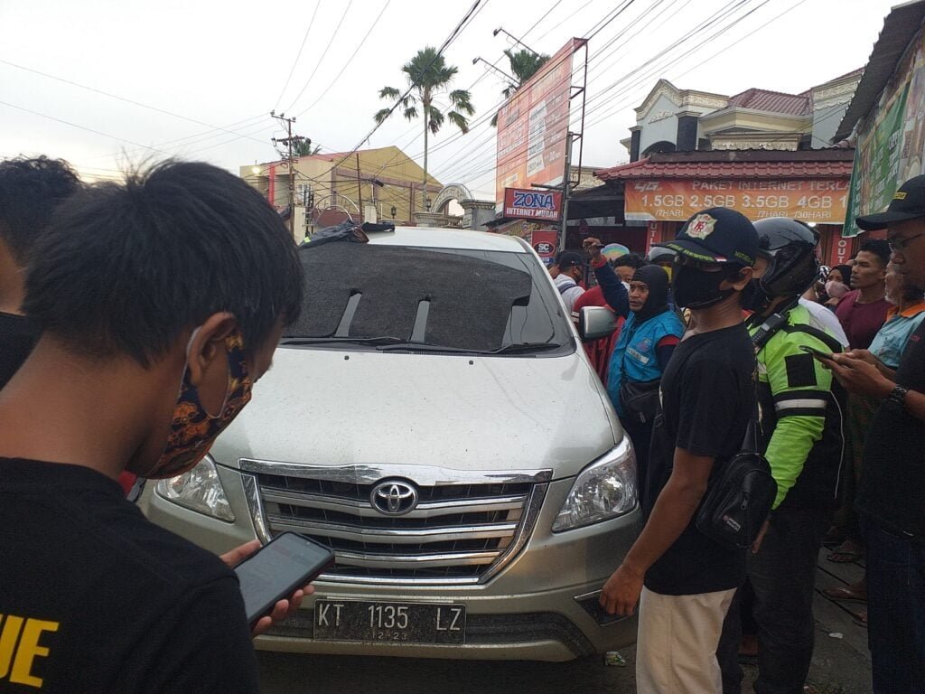20210211 161916 Meninggal Dalam Mobil, Keluarga Tahu Saat Viral di Medsos PROKALTIM