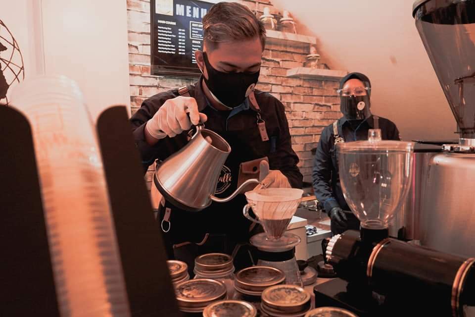 Pengen Tahu Kopi Rasa Wine? Silahkan Kongkow di Kedai Madalle Grand City Balikpapan PROKALTIM 4 FB IMG 1613576908741 1 Pengen Tahu Kopi Rasa Wine? Silahkan Kongkow di Kedai Madalle Grand City Balikpapan PROKALTIM