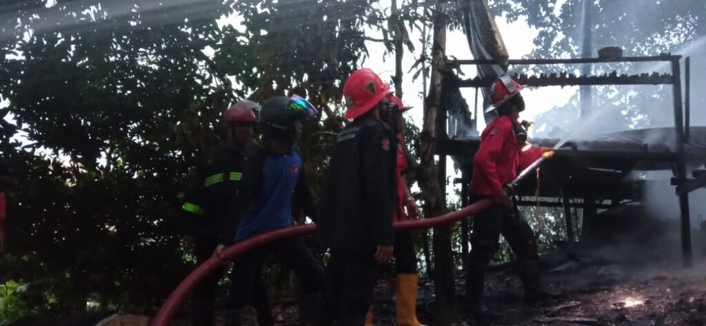 IMG 20210201 WA0002 1 Ditinggal Istirahat, Gubuk Hangus Terbakar. PROKALTIM