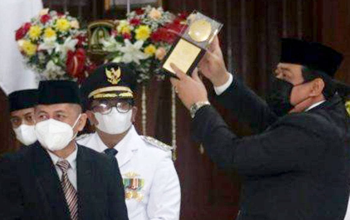 Ketua DPRD Balikpapan Sabet Penghargaan Green Leadership Nirwasita Tantra