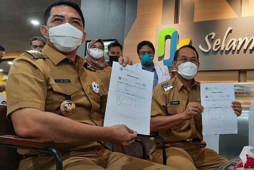 Walikota dan Wakil Walikota Samarinda Perdana Gunakan GeNose
