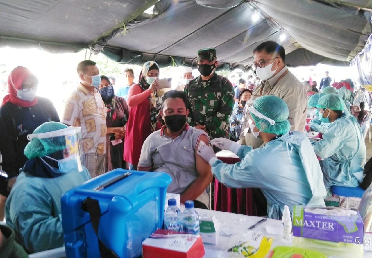 Giliran Pedagang Pandan Sari Divaksin