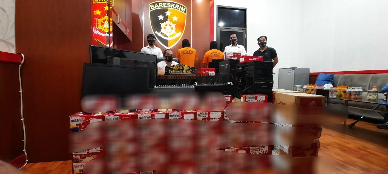Kios Pulsa Palsukan 65.400 Data SIM Card, Diciduk Polisi.