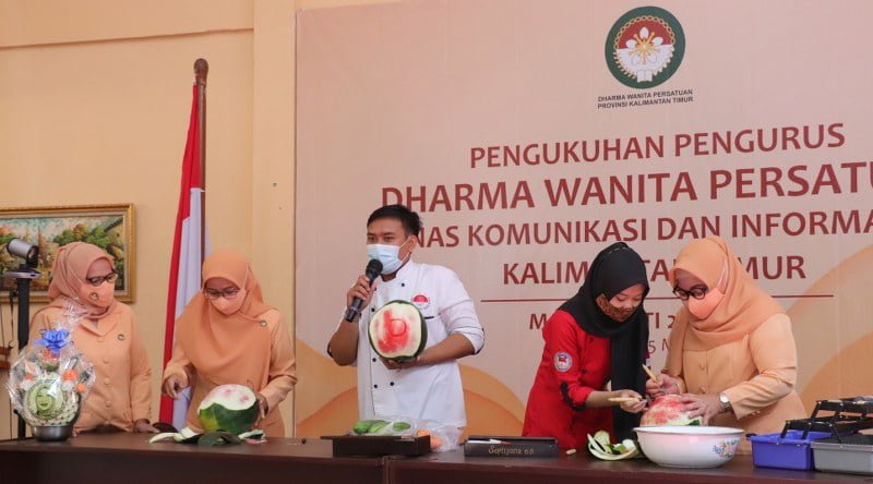 DWP Diskominfo Belajar Ukir Buah dan Sayur.
