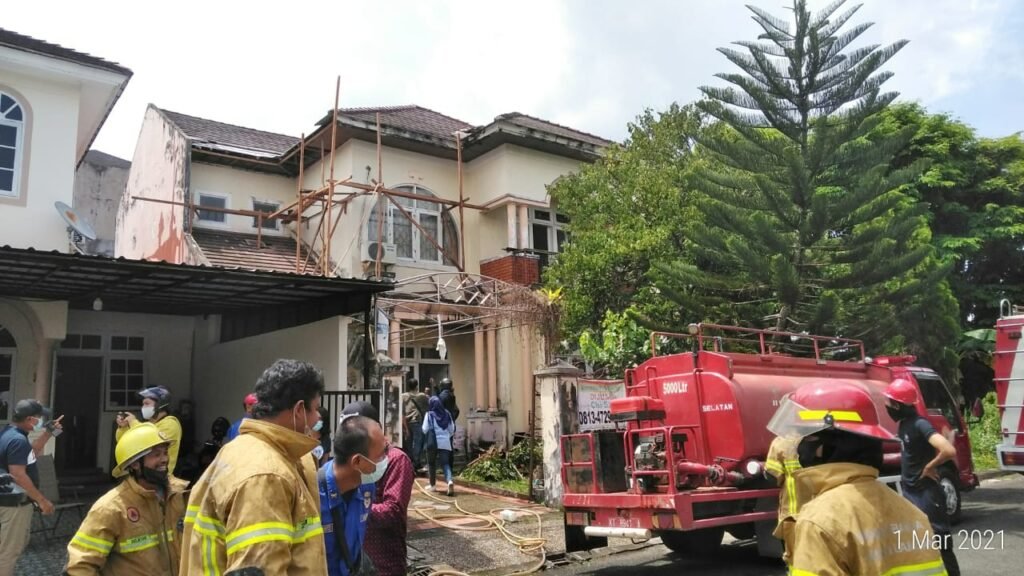 WhatsApp Image 2021 03 01 at 17.22.06 Basmi Sarang Tawon Diplafon, Pekerja Bangunan Nyaris Membakar Rumah di Balikpapan Baru PROKALTIM