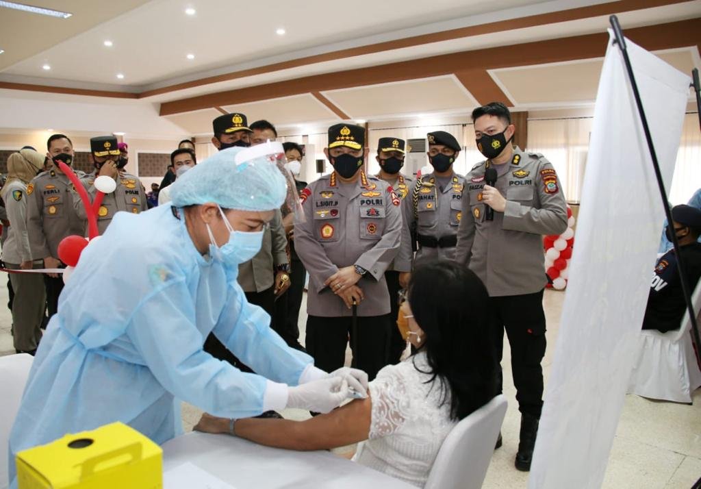 IMG 20210402 WA0002 Kapolri Tinjau Vaksinasi Massal di Manado PROKALTIM