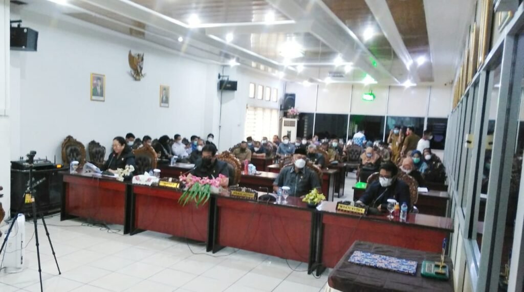 IMG 20210525 WA0008 Rapat Paripurna ke-21 DPRD Balikpapan, Jaminan Produk Halal dan Pemberdayaan PKL serta Pembahasan Raperda Pembentukan Produk Hukum Daerah PROKALTIM