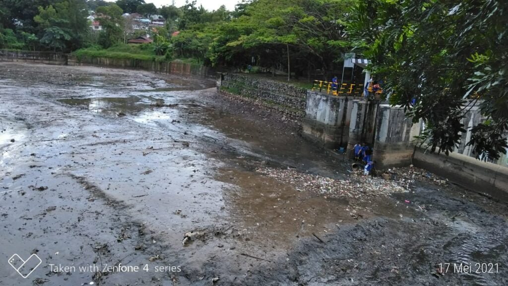 WhatsApp Image 2021 05 17 at 12.24.39 2 Diduga Ada Pipa Gas, Bendali Telagasari Bocor hingga Kering PROKALTIM