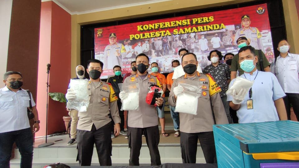 WhatsApp Image 2021 05 19 at 04.14.26 13,52 Kg Sabu Gagal Beredar, Polisi Amankan Dua Orang Pelaku PROKALTIM