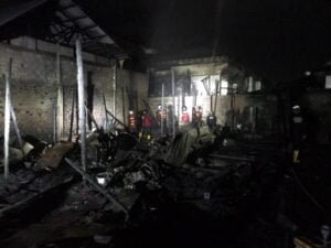 WhatsApp Image 2021 05 21 at 02.52.43 Sungai Kunjang Berkobar, 1 Rumah dan 1 Bangsal 10 Pintu Ludes. PROKALTIM