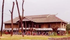 LAMIN BAHAU Dayak Kenyah dan Bahau, dalam Kekayaan Desa Budaya Sungai Bawang PROKALTIM