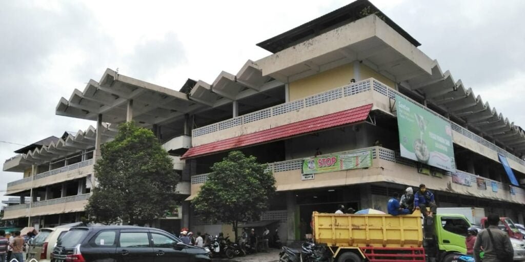 Screenshot 12 Akhirnya 297 PKL Direlokasi ke Parkiran Gedung Pasar Pandansari PROKALTIM