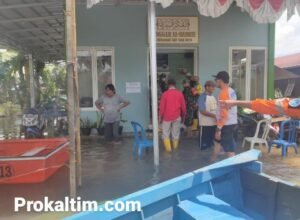 Kolam Bekas Tambang Jebol, Air Limpas Rendam Pemukiman PROKALTIM 2 WhatsApp Image 2021 07 04 at 07.40.24 Kolam Bekas Tambang Jebol, Air Limpas Rendam Pemukiman PROKALTIM