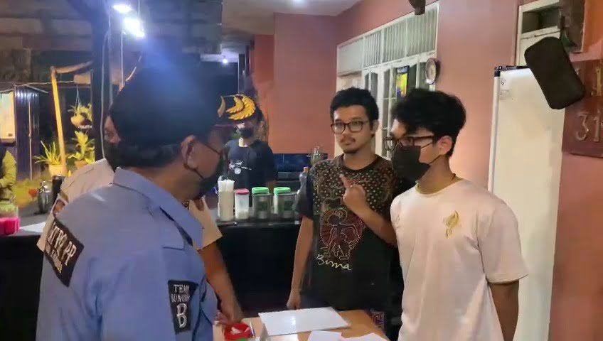 WhatsApp Image 2021 07 28 at 05.45.26 Acungkan Jari Tengah Ke Petugas, Operasi Yustisi PPKM 84 Titik PROKALTIM