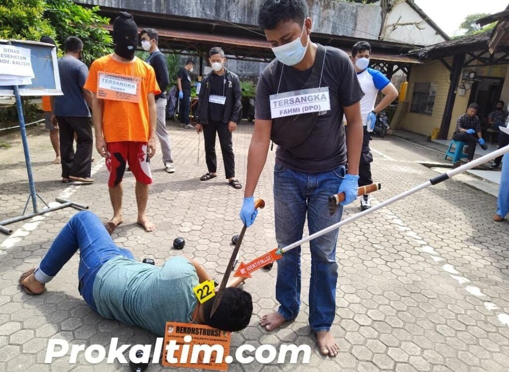 WhatsApp Image 2021 07 30 at 04.30.00 Kasus Pembunuhan Di Jalan Achmad Dahlan, 28 Reka Adegan, Dua Tersangka Bukan Pelaku Utama PROKALTIM