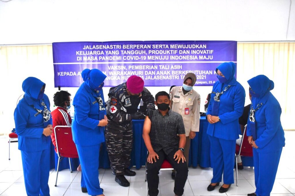 IMG 20210825 WA0001 Dalam Rangka HUT ke 75 Jalasenastri, Lanal Balikpapan Geber Serbuan Vaksinasi Bagi Masyarakat Maritim PROKALTIM