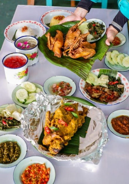 ayam asap Kuliner Asap Viral, Ayam Asap Rempah dan Sei Sapi PROKALTIM
