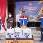 Pertamina RU V Balikpapan Salurkan 670 Paket Sembako Terdampak PPKM