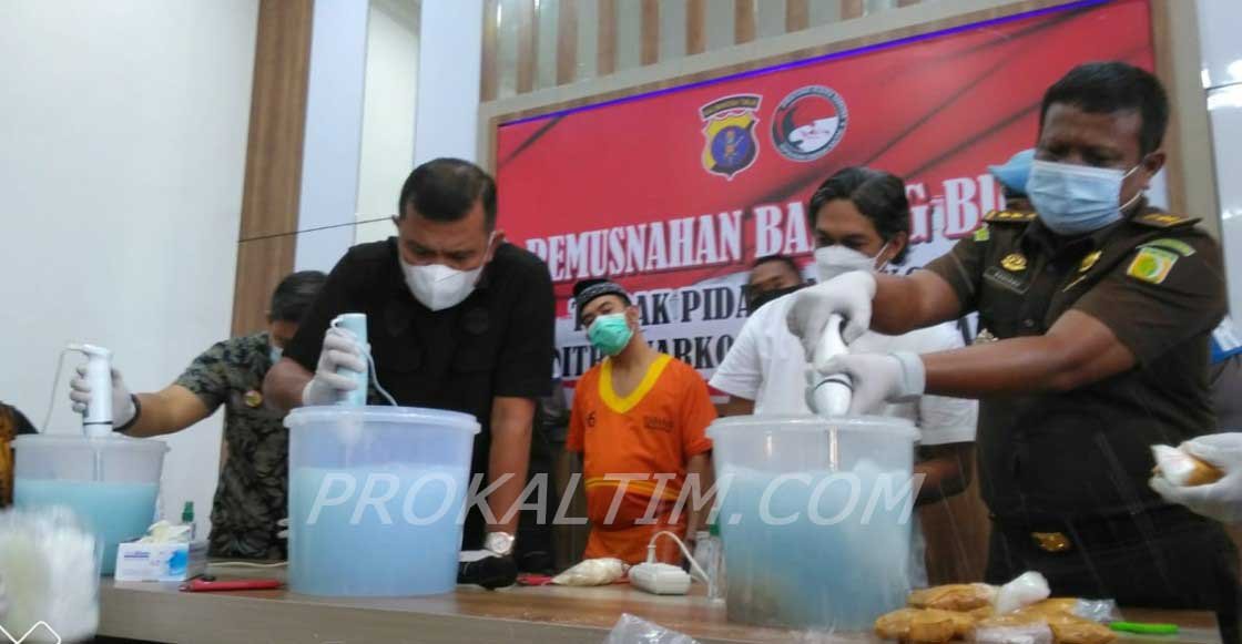 sabu1 Wakapolda Blender Sabu 8,3 Kg, lalu Dilarutkan ke Closed Toilet Polda Kaltim PROKALTIM