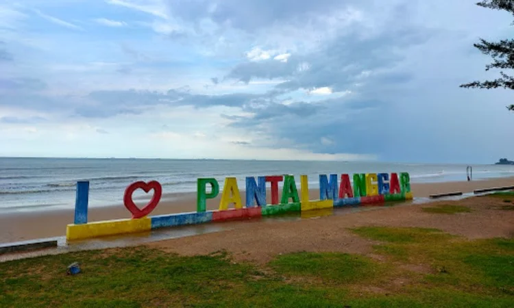 Harga Tiket Pantai Manggar PAD Sektor Pariwisata Menurun. Syukri: Evaluasi Restribusi Pantai Manggar PROKALTIM