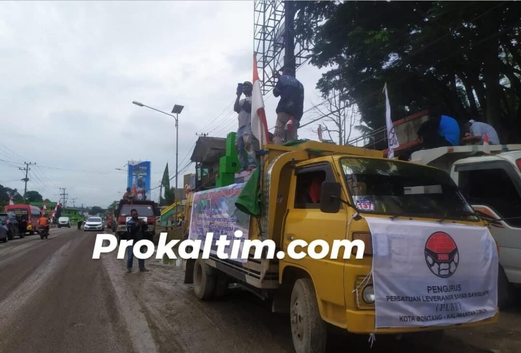 WhatsApp Image 2021 09 01 at 15.52.15 Aksi Solidaritas, Ratusan Supir Truk Minta Rekannya Bebas dan Berantas Pengetap Solar PROKALTIM