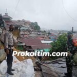 Longsor Mengancam, Warga Jelawat Mengungsi