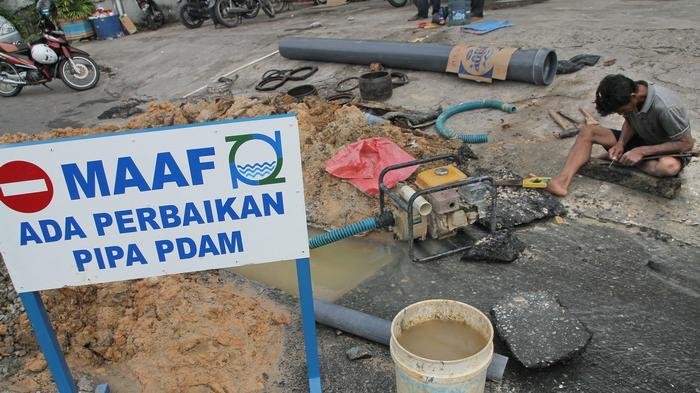 perbaikan pipa pdam Perbaikan Pipa Diameter 6" dan 3" PVC, di Jalan Projakal Gudang Yamaha PROKALTIM