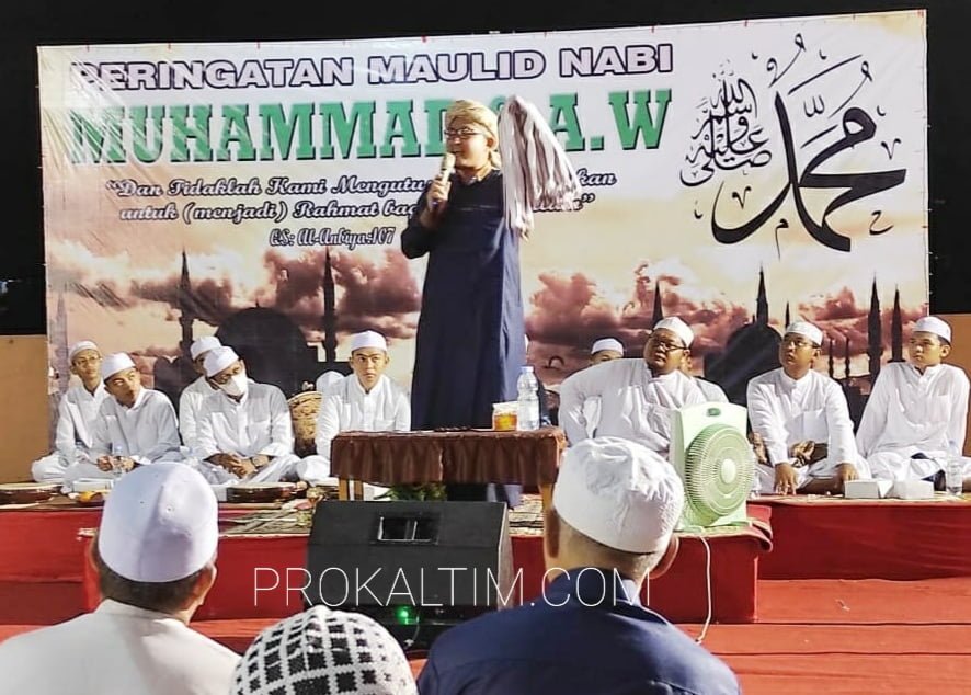 20211017 005649 Peringati Maulid, Pedagang dan Pengelola Rapak Plaza Undang Ustadz Ali Bustomi Tabalong Kalsel PROKALTIM