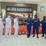 HUT TNI Ke-76, Polairud dan Polsek Semayang Beri Surprise Lanal Balikpapan