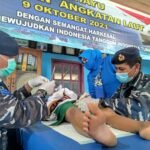 Hari Kesehatan Angkatan Laut, Lanal Balikpapan Gelar Khitanan Massal dan Tali Asih di Jenebora