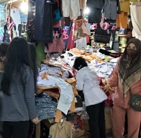 IMG 20211010 WA0000 Sekolah Gelar Tatap Muka Secara Terbatas,  Seragam Sekolah Diburu Warga PROKALTIM