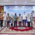 Peduli Pendidikan, Apical Group Serahkan Bantuan Tenaga Pengajar dan Kontribusi Sewa Transportasi