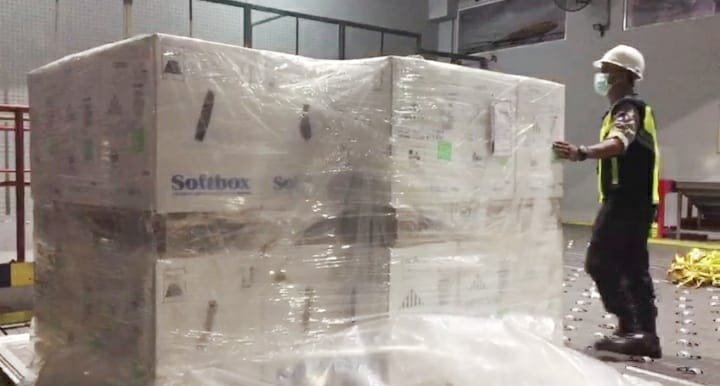 IMG 20211022 WA0005 Impor Perdana Vaksin Pfizer dari Jerman, 27.495 Vial Vaksin Pfizer Tiba di Balikpapan PROKALTIM