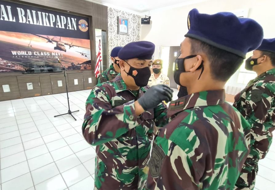 Screenshot 10 27 2021 8 32 31 PM TNI AL Lanal Balikpapan Gelar Serah Terima Jabatan Komandan Kapal PROKALTIM