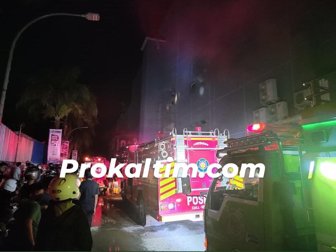 WhatsApp Image 2021 10 08 at 18.35.24 Mall Terbakar, Diduga Akibat Arus Pendek Listrik PROKALTIM