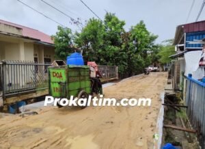 WhatsApp Image 2021 10 09 at 22.56.52 3 Tahun Sering Banjir, Blok Transmigrasi Dapat Bantuan H Sasa, Bantu Swadaya Masyarakat. PROKALTIM