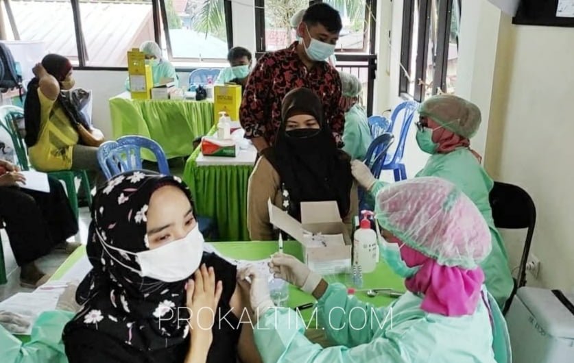 20211106 140305 944 Dosis Vaksin bagi Warga Karang Rejo PROKALTIM