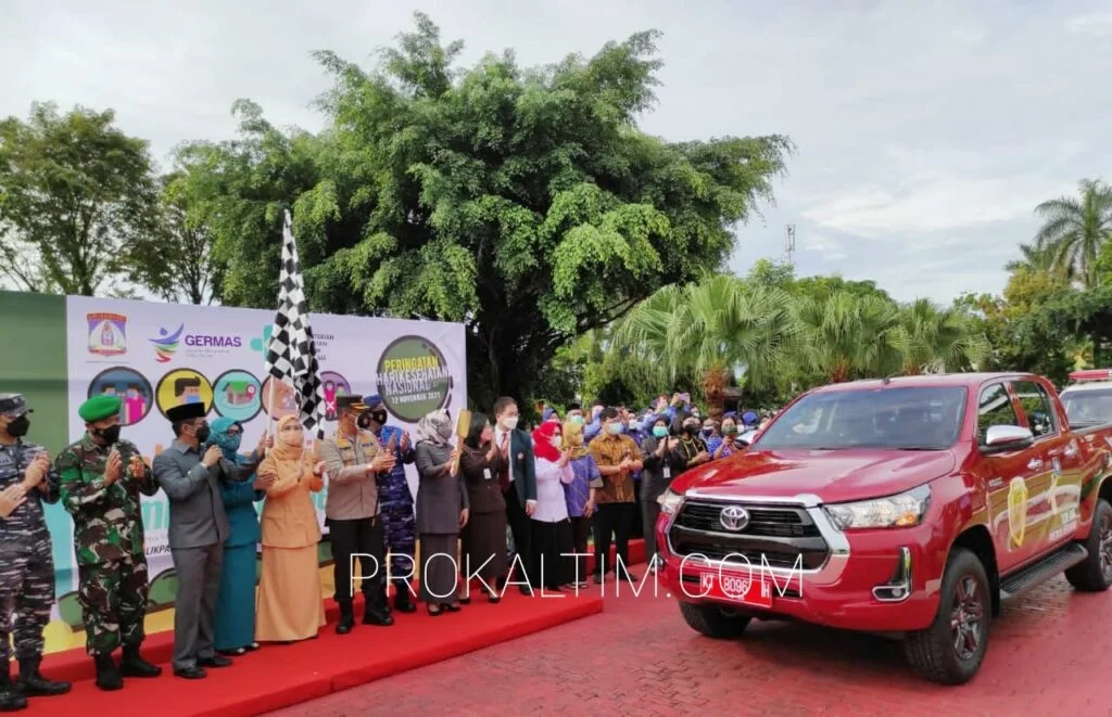 20211113 103017 Peringati HKN ke-57, Pemkot Bantu Dua Mobil Penanganan Covid-19 PROKALTIM