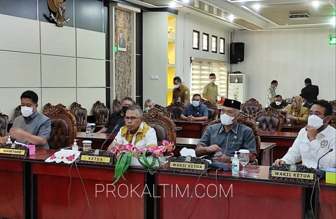 20211116 075611 Rapat Paripurna DPRD, Penyampaian Jawaban Wali Kota Balikpapan Tentang Raperda APBD 2022 PROKALTIM