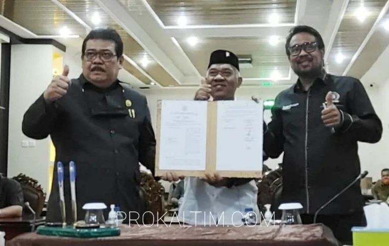 20211118 080305 Rapat Paripurna DPRD, Penetapan Propemperda Tahun 2022 PROKALTIM