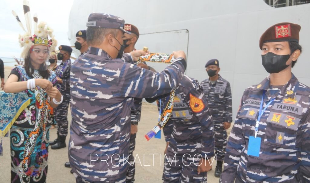 20211119 182934 TNI AL Balikpapan Sambut Kedatangan Taruna/Taruni AAL Peserta Lattek Jalasesya PROKALTIM