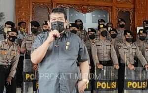 20211125 202219 Sejak 2018 Tuntutan Tidak Terpenuhi, SPB RDMP, POAK, Presidium Tim 11 Balikpapan Geruduk Kantor DPRD PROKALTIM